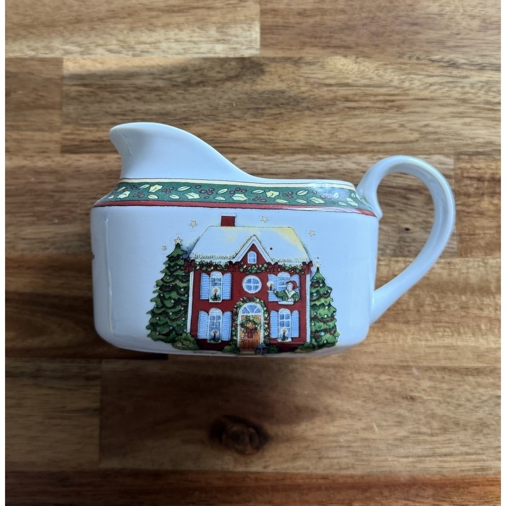 Portmeirion Studio Susan Winget A Christmas Story Creamer Holiday Winter Carols